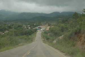 Lempira Road near Canguacota