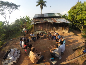 We are meeting on the mountain top in Jesus marvelous name, at the house of Jorge's neighbor don Hilario. 