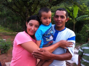 Jorge, Yeni and their child