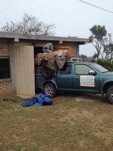 Unloading meds in Carrizal!